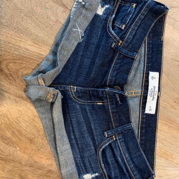 Abercrombie women’s jean shorts - Picture 5 of 5